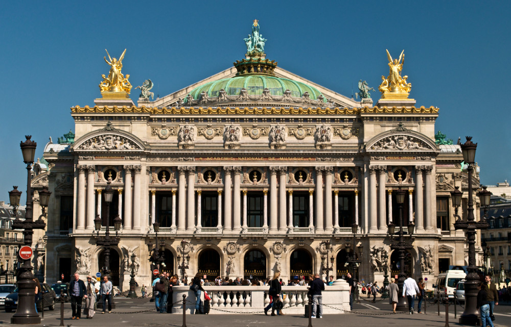 opera-garnier-paris-borne-electrique-escamotable-redilec